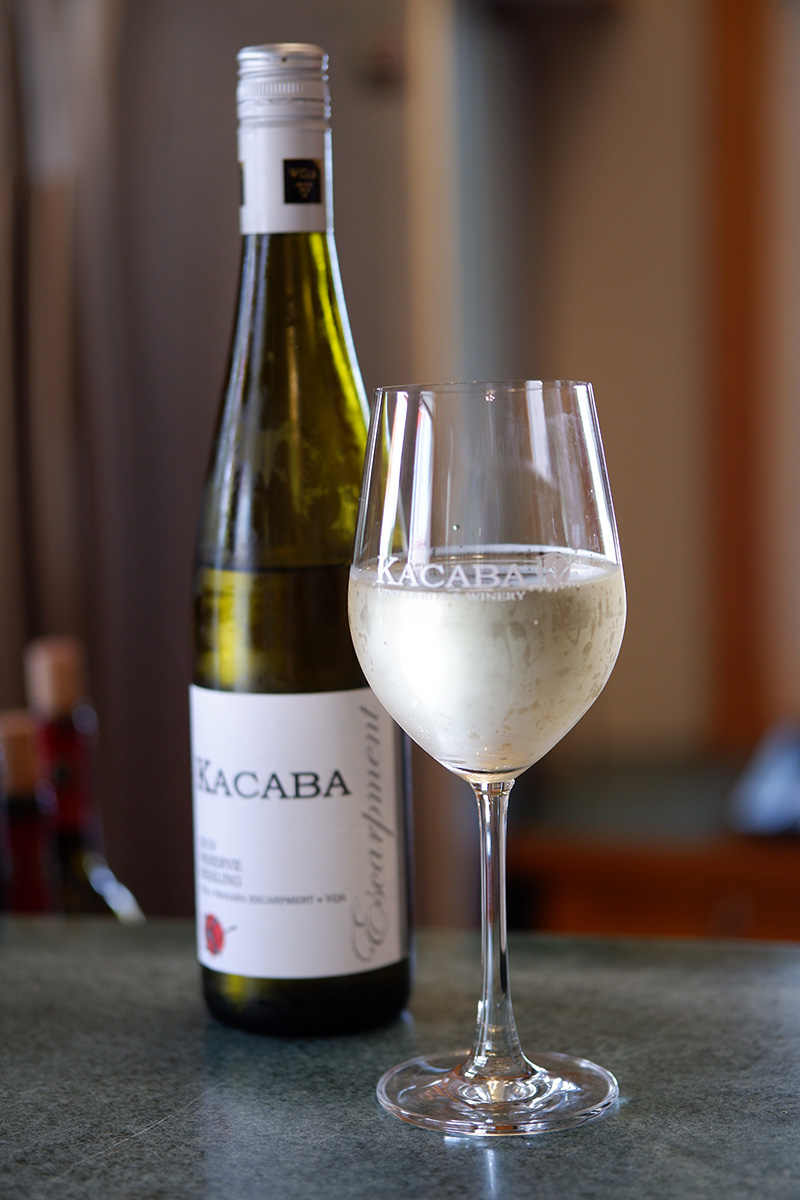 A guide to the Twenty Valley wine region: Kacaba vineyards glass of white wine 