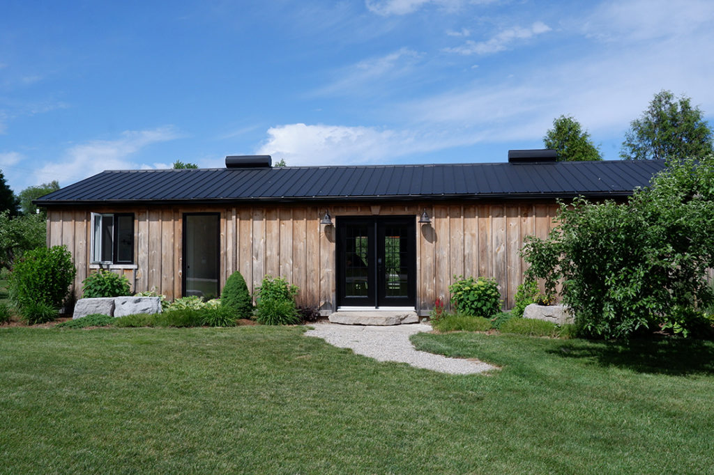 Experience the charm of West Avenue Cider cottage near Hamilton - view of the cottage 