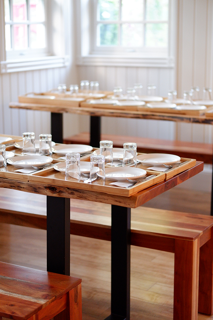 Auberge Sous Les Arbres BNB dining room