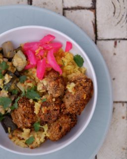 Do you like to cook? 

I do. But time isn’t always in favour of such endeavours. Over this past month I have been trying @livefitfoods & this Beef Kofta w/ Turmeric Rice is so far my favourite dish. Though I do have a few more to try.

#gifted

What is Live Fit Foods you might ask? Easy: Chef-prepared fresh, healthy meals delivered frozen. Reheat in the microwave or oven. I always opt in for oven TBH.

#lunch #quickmeals #onmytable #beefkofta #livefitfoods #nomnom