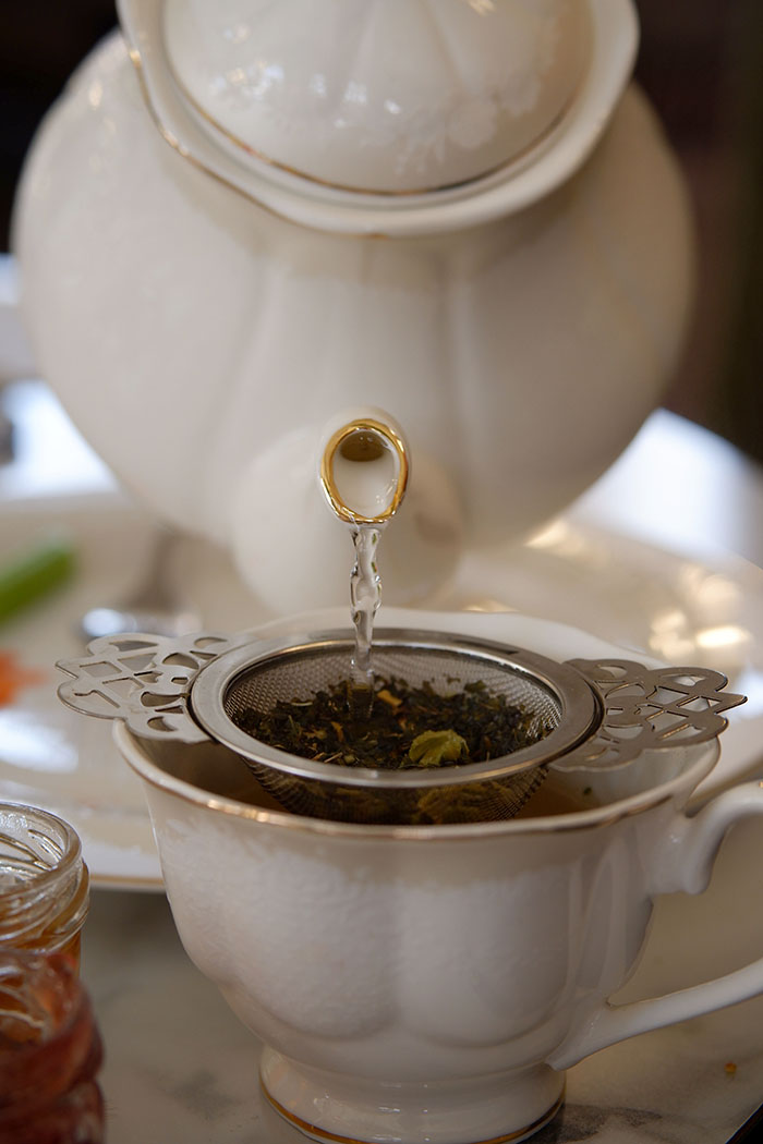 Everything you need to know about The Lodge at St. Edward State Park: teapot 