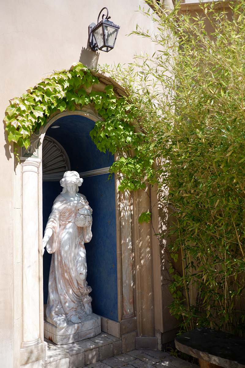 Allegretto Vineyard Resort: where art, wine, and romance meet in Paso Robles: female sculpture 