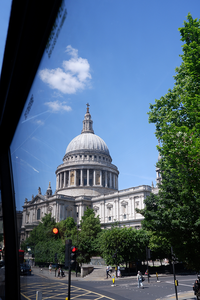 See London on a panoramic gourmet food bus, Parliament 