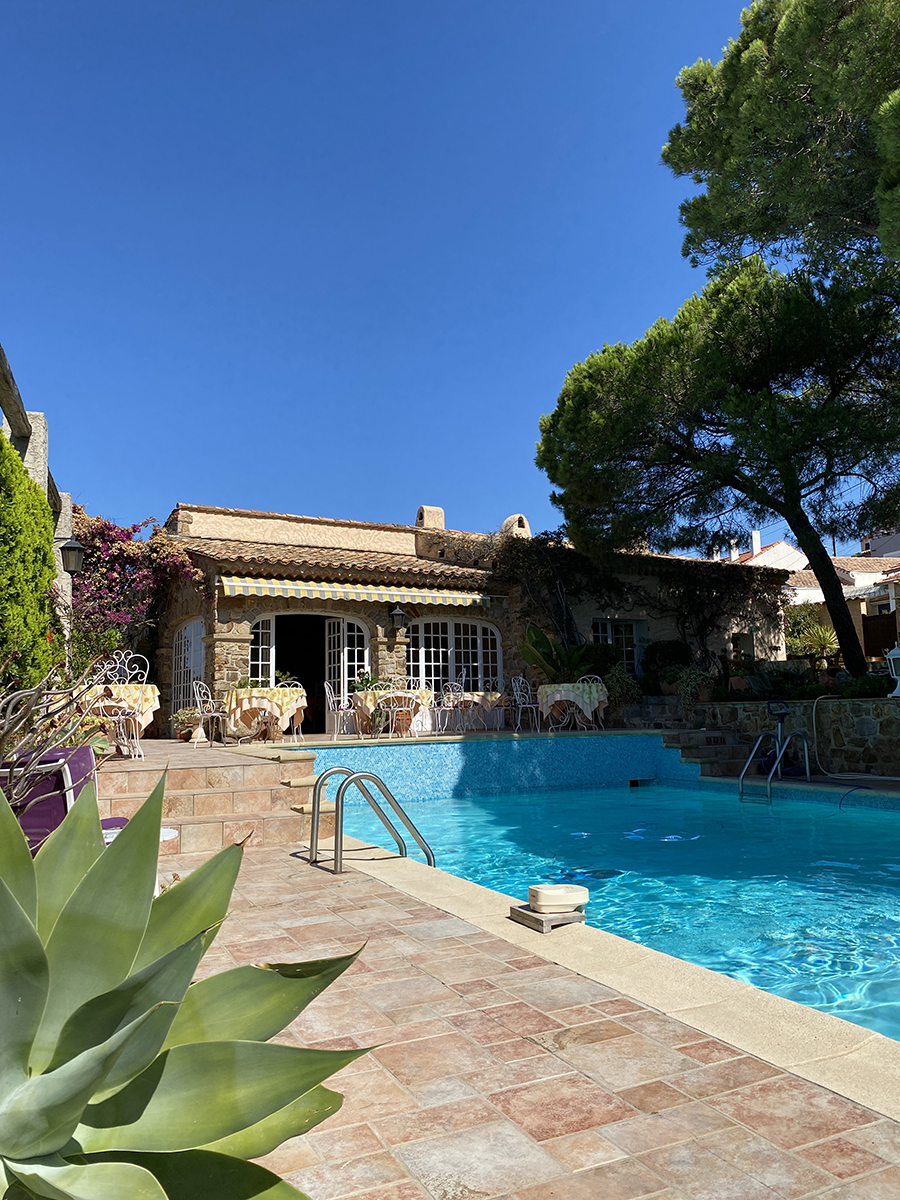 Hôtel Escapade, Le Pradet, a garden South of France, pool view