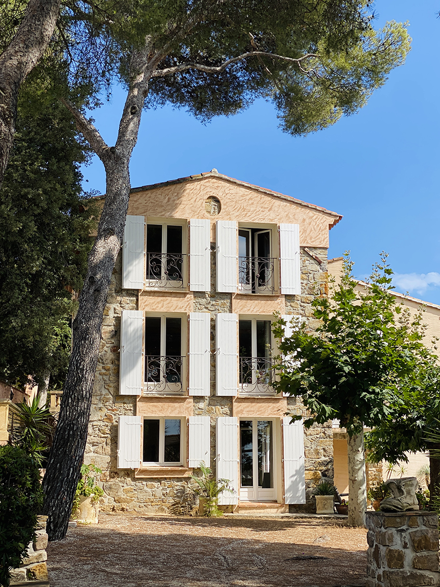 Hôtel Escapade, Le Pradet, a garden South of France, hotel building seen from the pool, white shutters open